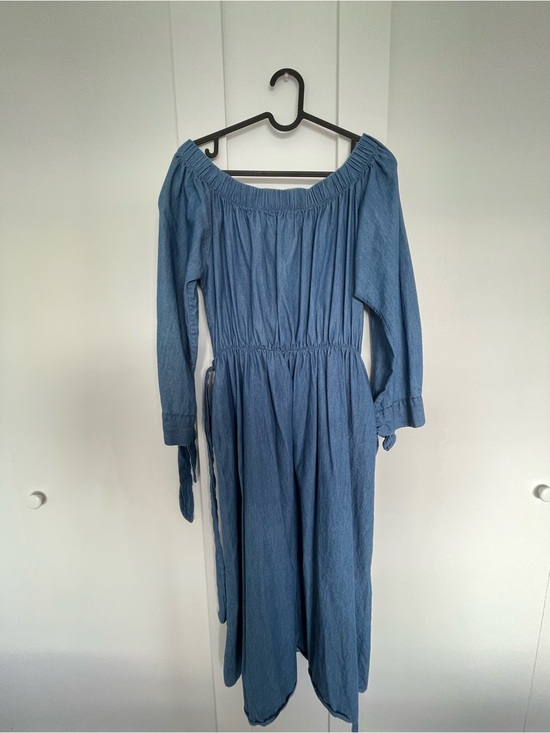 Wall St Dresses & Skirts - Lightweight Blue Off-Shoulder Midi Dress with Tie Waist